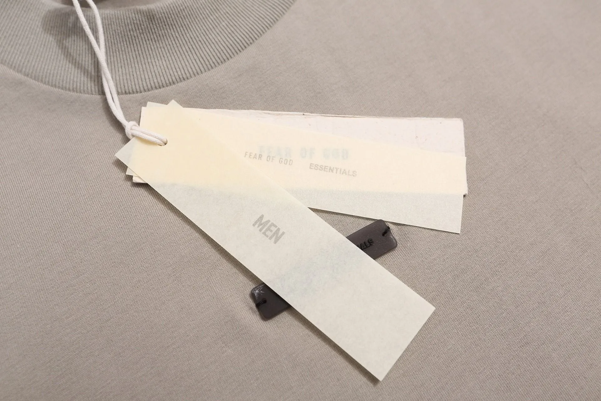 🆕 FEAR OF GOD ESSENTIALS logo T ：E 5315# ： Black Sizes： S M L XL